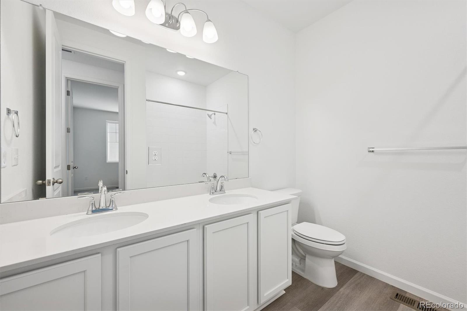 MLS Image #14 for 24716 e 41st avenue,aurora, Colorado