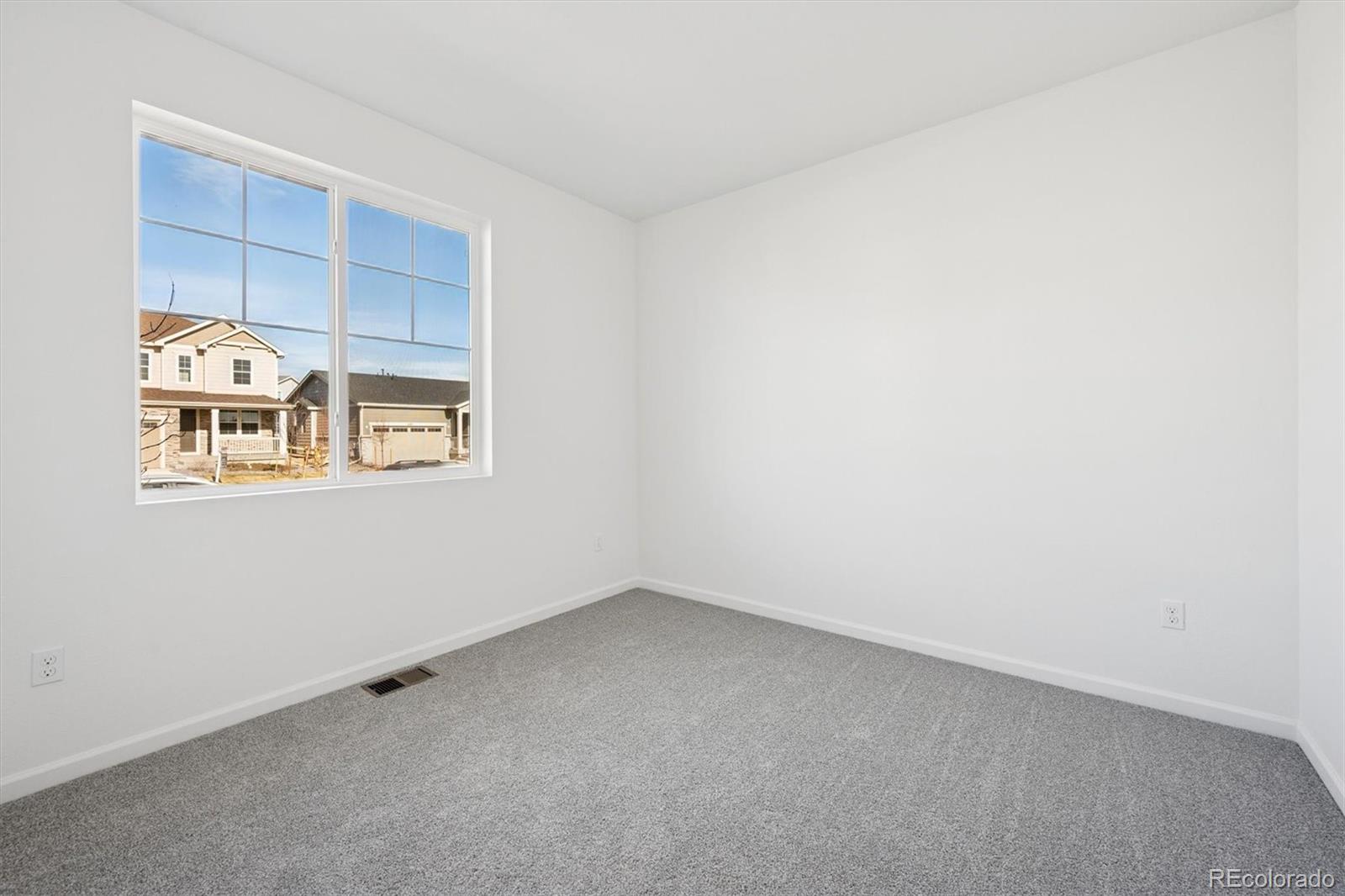 MLS Image #15 for 24716 e 41st avenue,aurora, Colorado