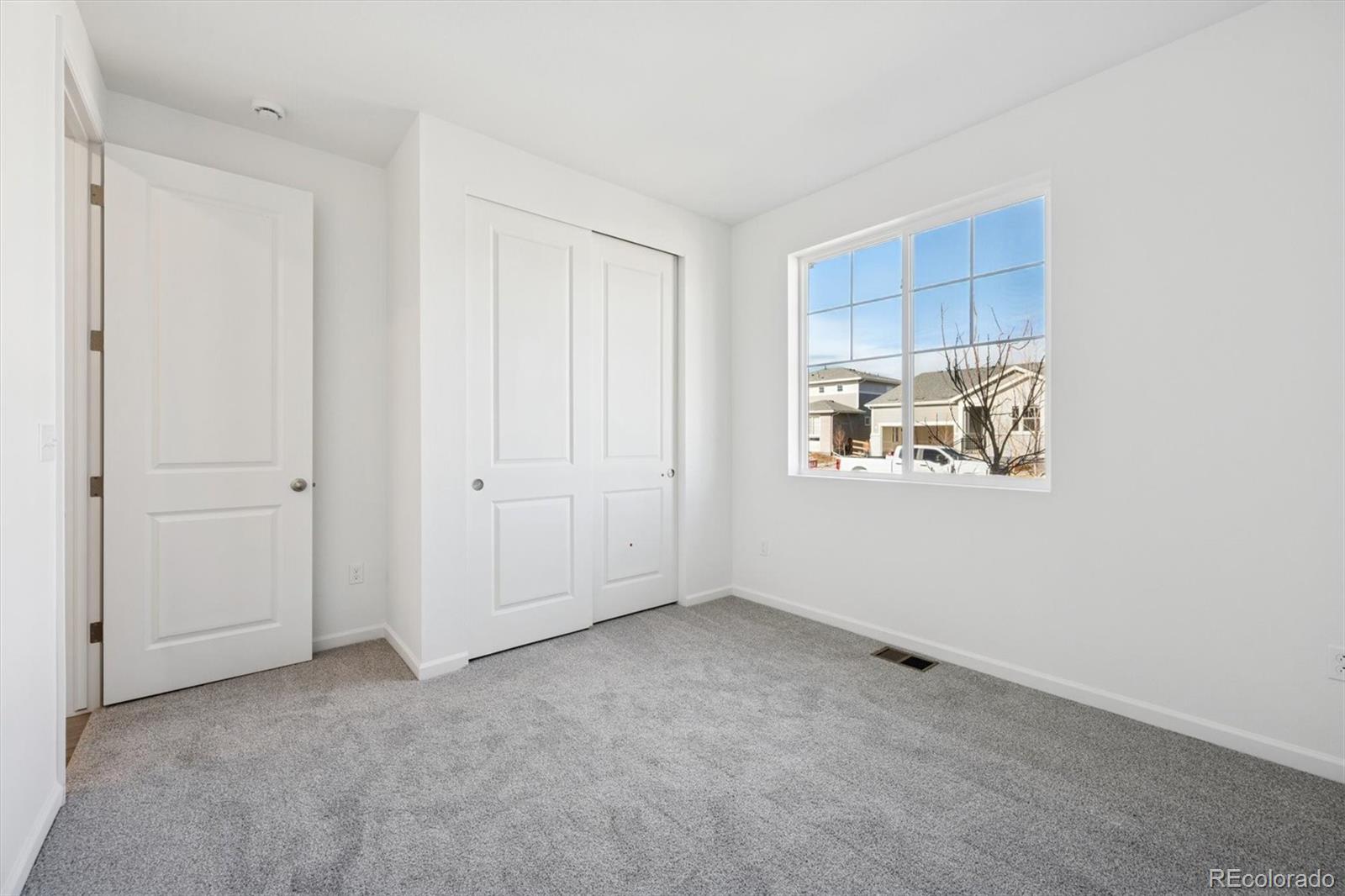 MLS Image #16 for 24716 e 41st avenue,aurora, Colorado