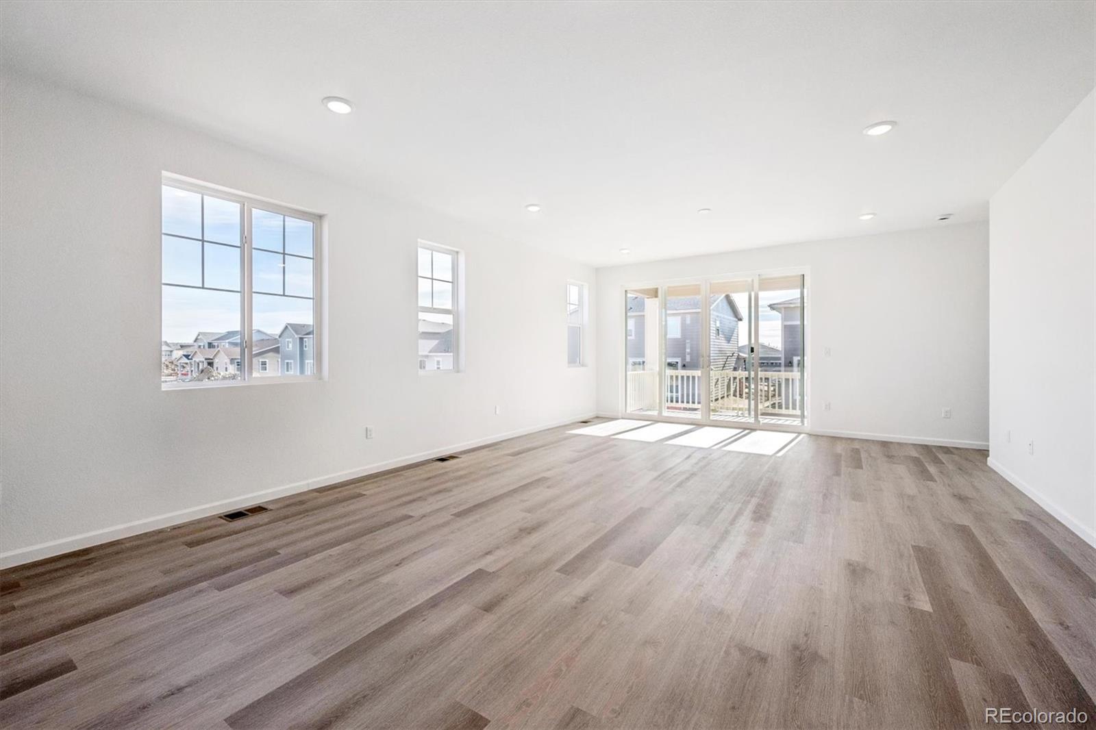 MLS Image #3 for 24716 e 41st avenue,aurora, Colorado