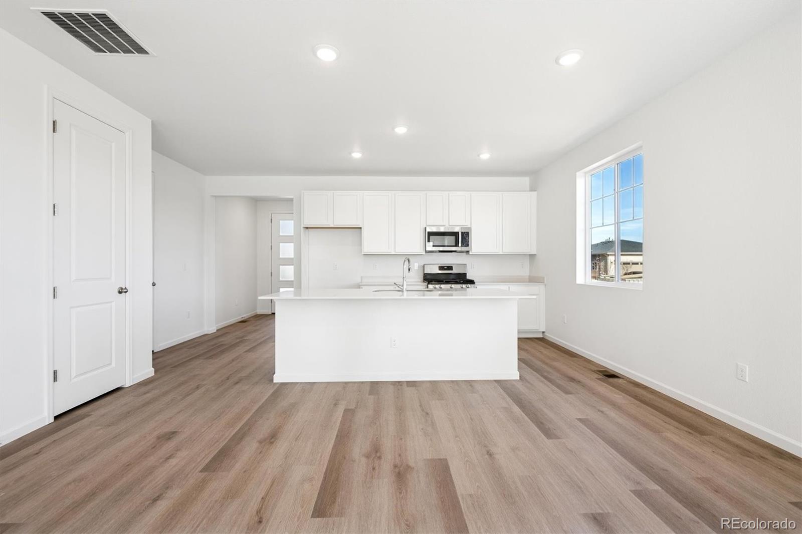 MLS Image #4 for 24716 e 41st avenue,aurora, Colorado