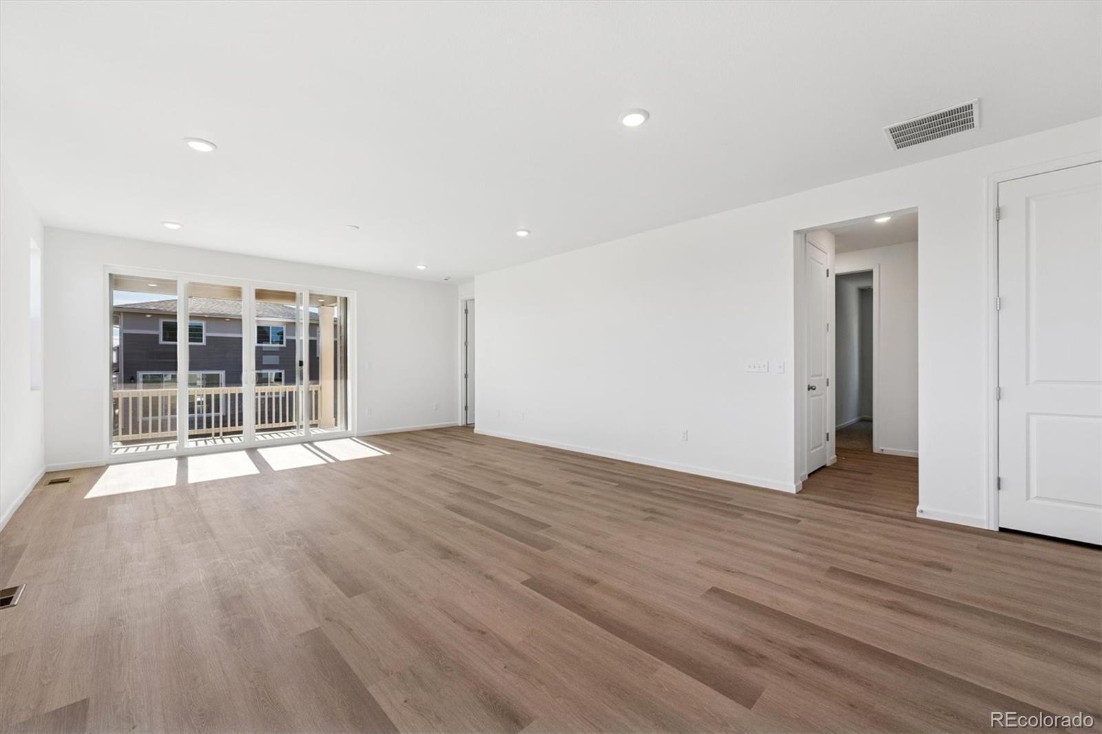 MLS Image #5 for 24716 e 41st avenue,aurora, Colorado