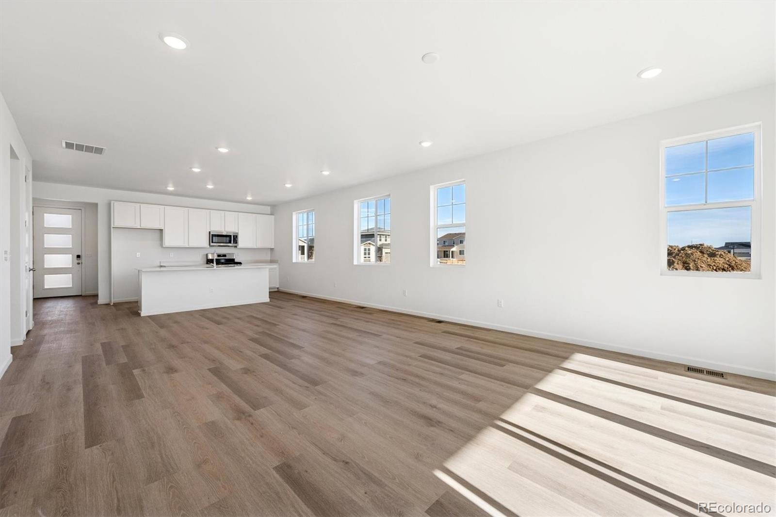 MLS Image #6 for 24716 e 41st avenue,aurora, Colorado