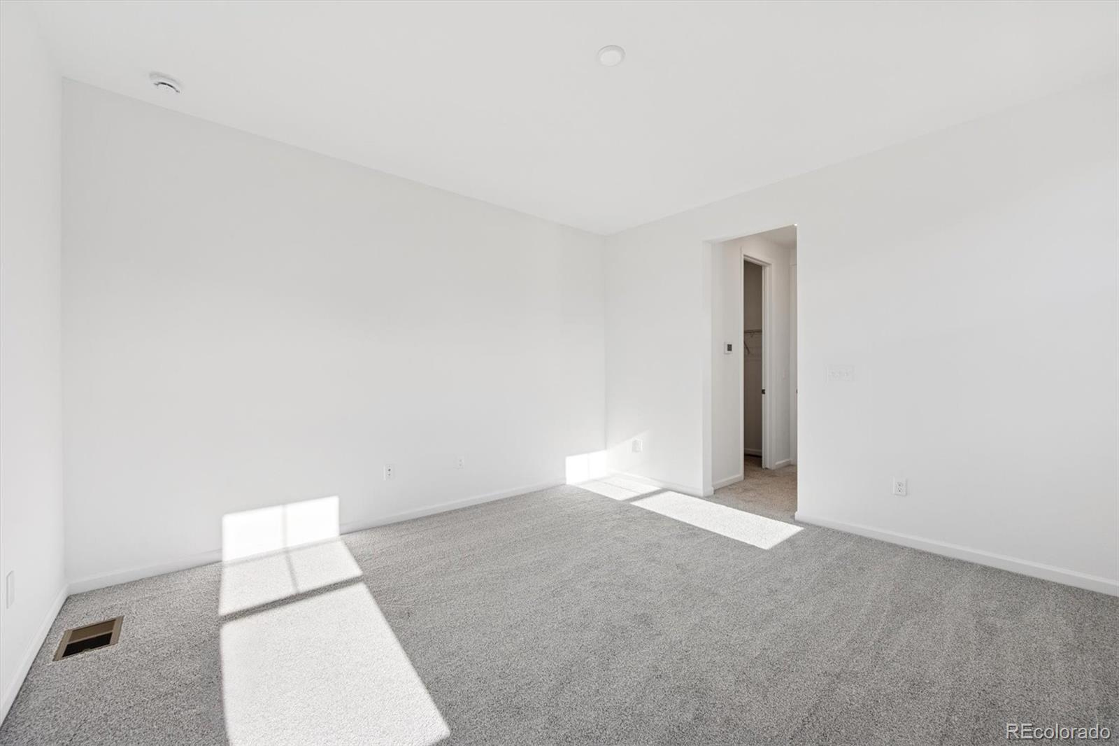 MLS Image #8 for 24716 e 41st avenue,aurora, Colorado