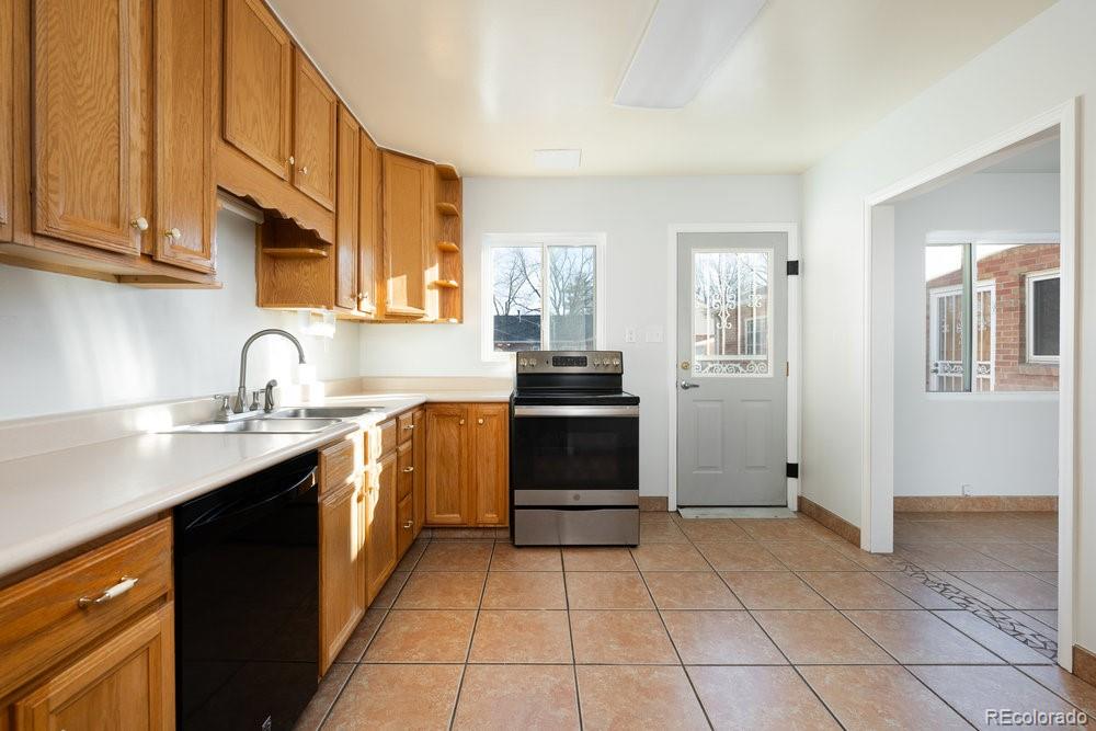 MLS Image #11 for 702  scranton court,aurora, Colorado
