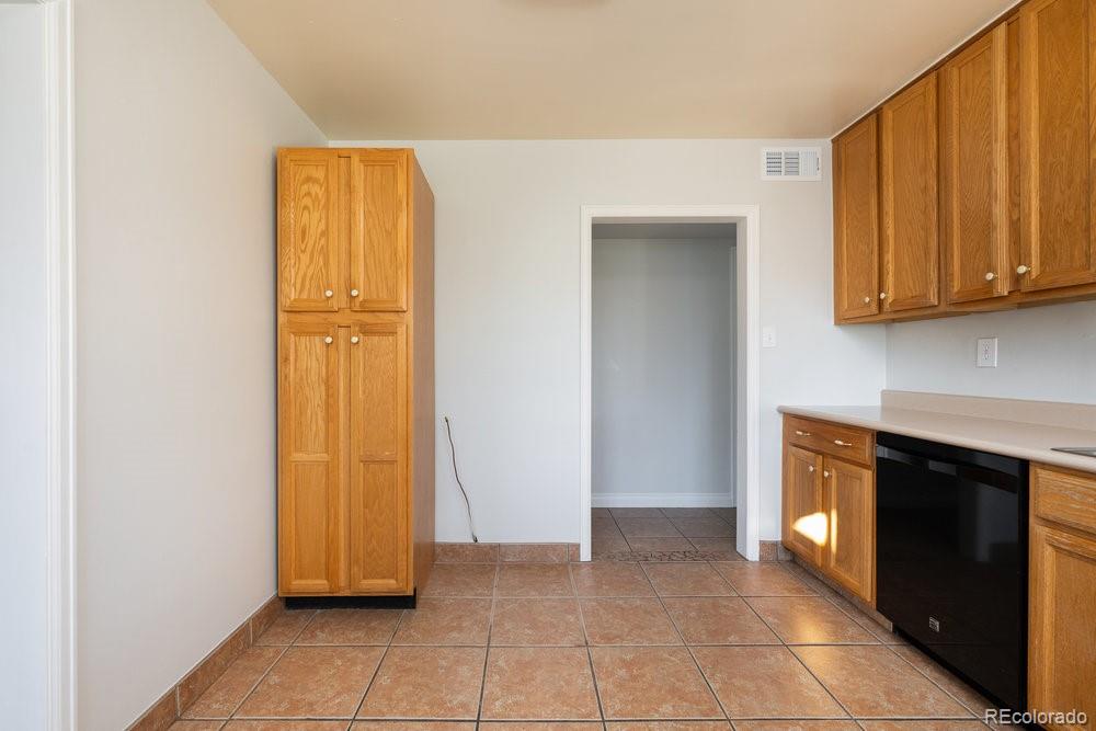 MLS Image #13 for 702  scranton court,aurora, Colorado