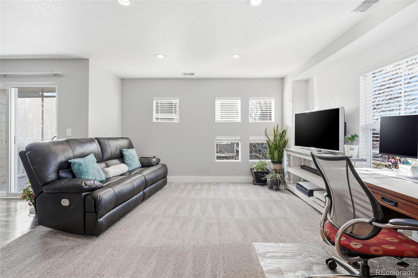 MLS Image #10 for 11855  oak hill way,commerce city, Colorado