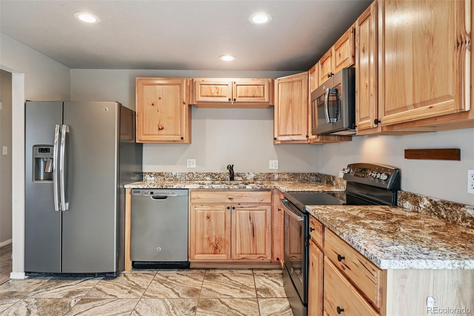 MLS Image #11 for 1556 s field court,lakewood, Colorado