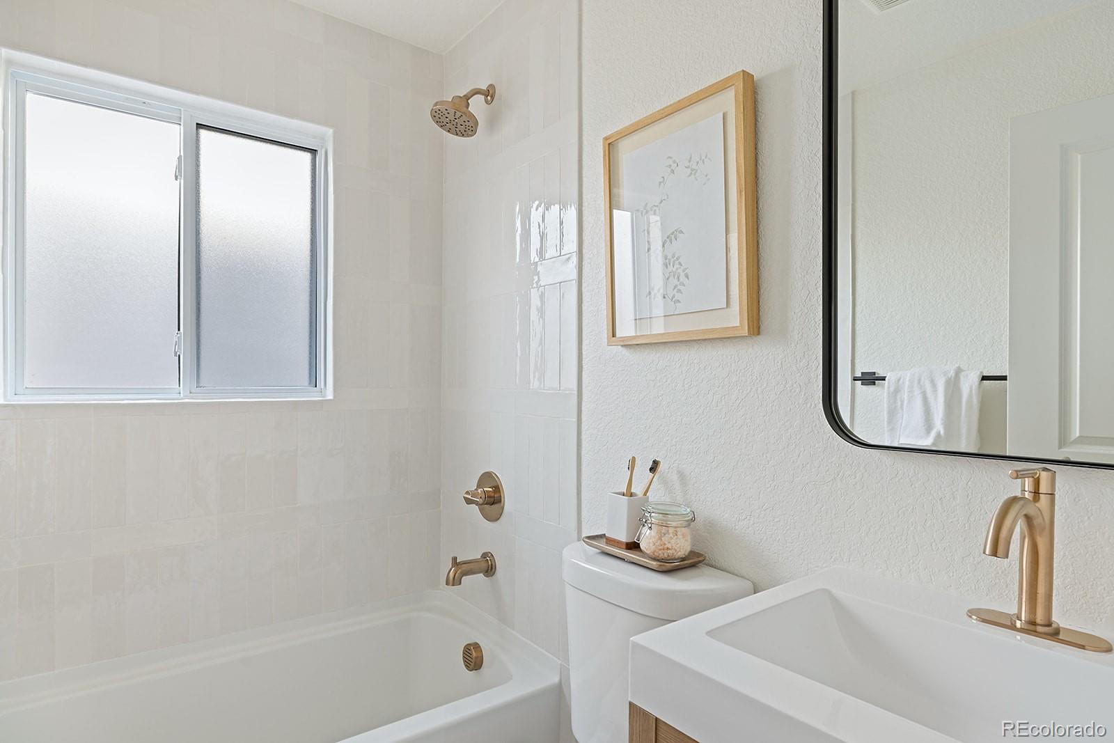 MLS Image #10 for 766  dahlia street,denver, Colorado