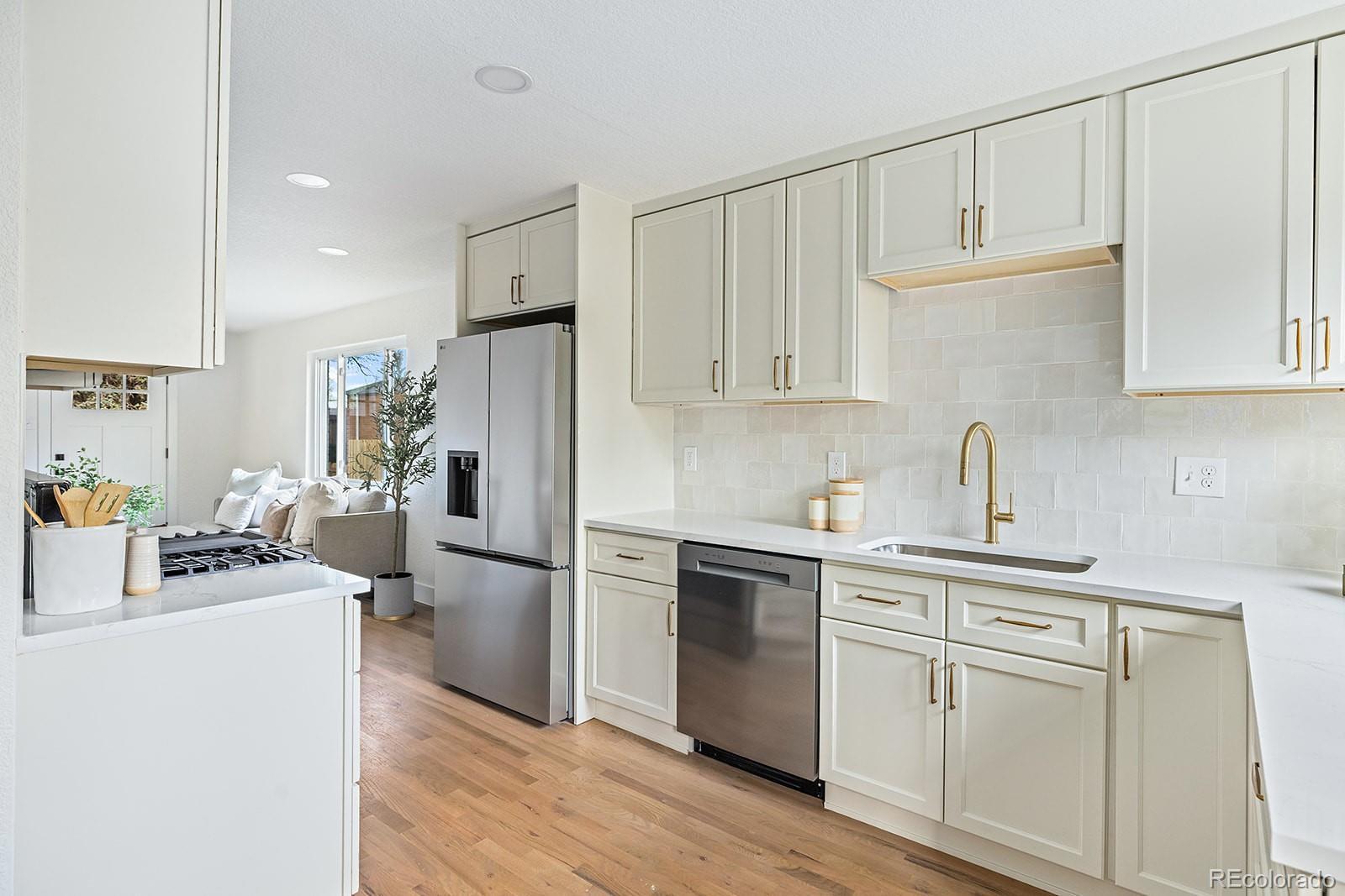MLS Image #4 for 766  dahlia street,denver, Colorado