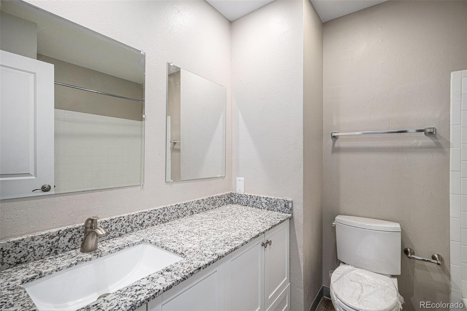 MLS Image #14 for 3038 s xenia court,denver, Colorado