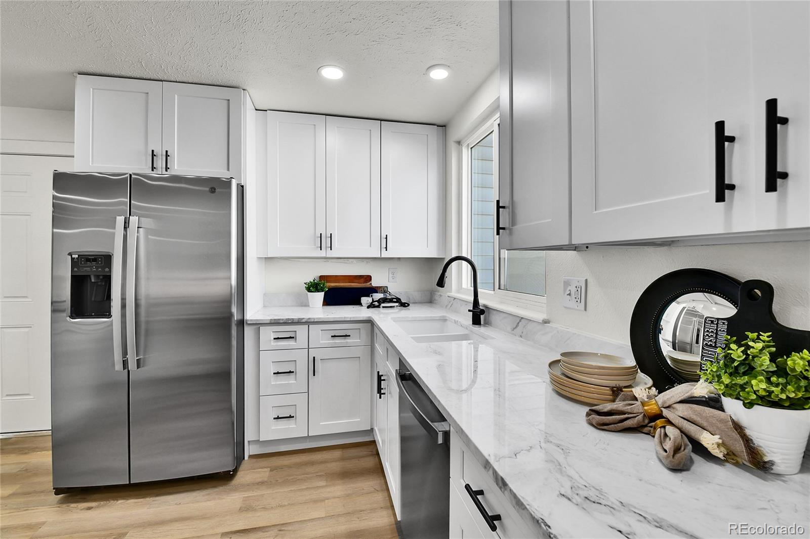 MLS Image #10 for 14690 e 43rd avenue,denver, Colorado
