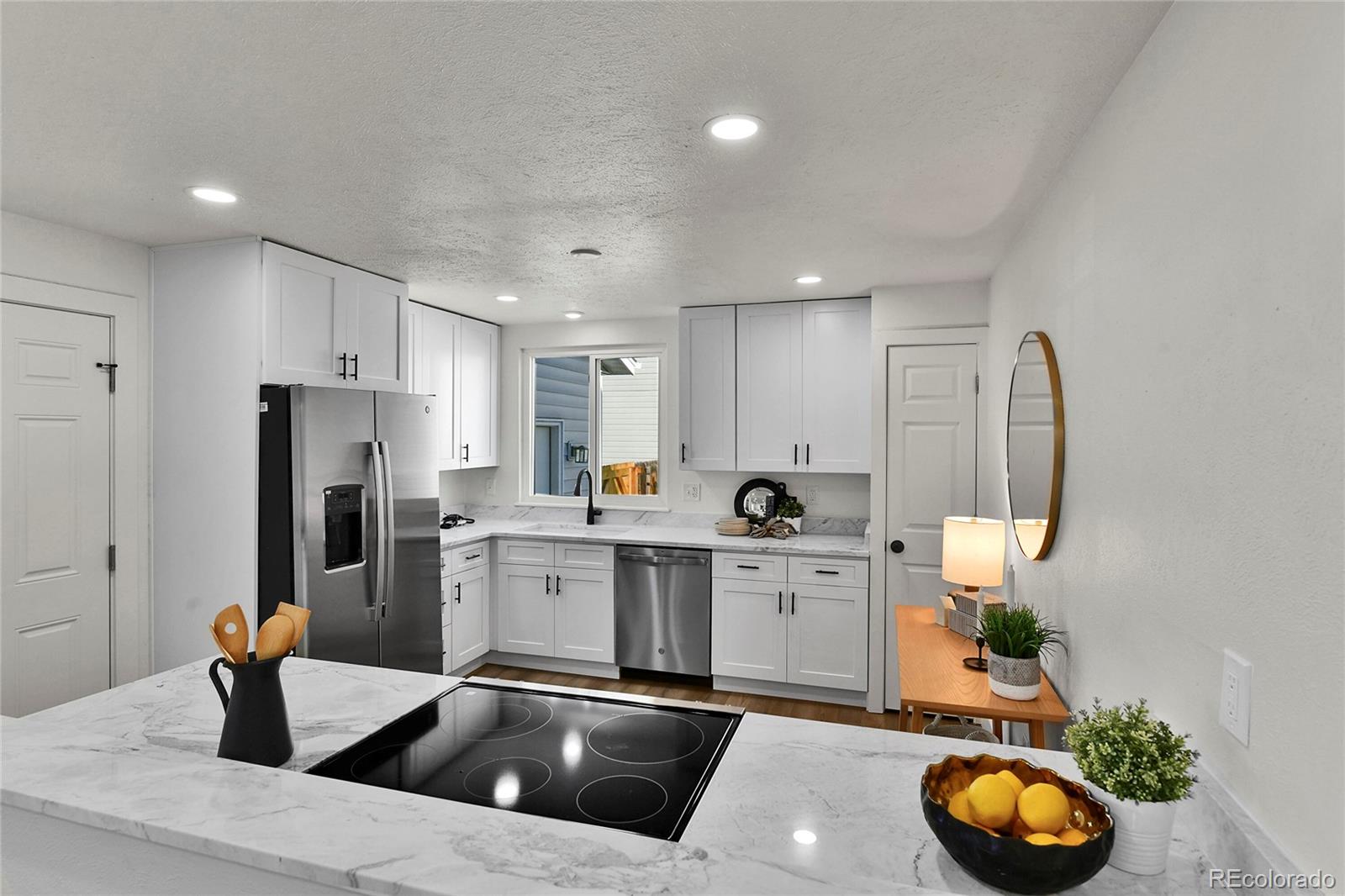 MLS Image #8 for 14690 e 43rd avenue,denver, Colorado