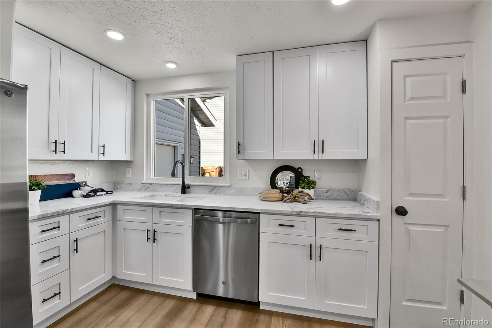MLS Image #9 for 14690 e 43rd avenue,denver, Colorado