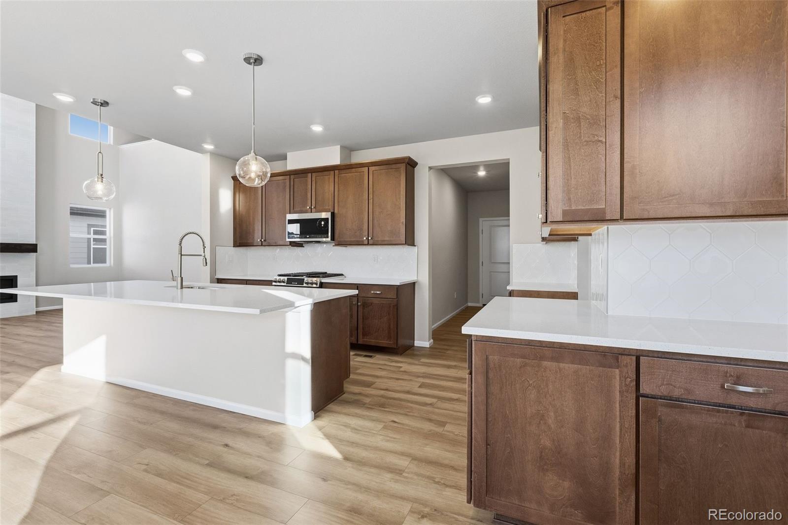 MLS Image #3 for 15333  poplar street,thornton, Colorado