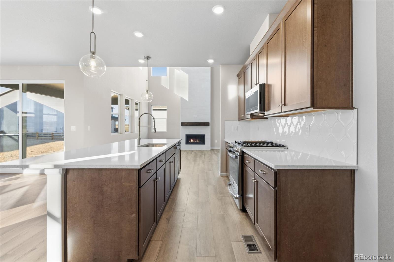 MLS Image #4 for 15333  poplar street,thornton, Colorado