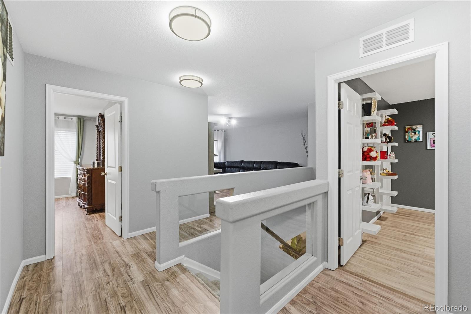 MLS Image #10 for 5567  netherland court,denver, Colorado