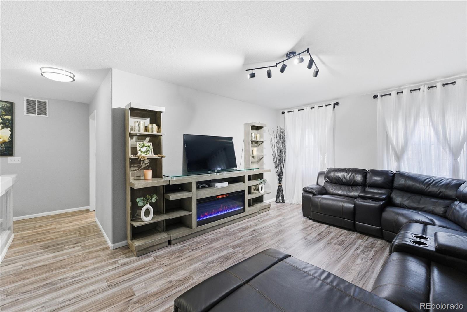 MLS Image #20 for 5567  netherland court,denver, Colorado