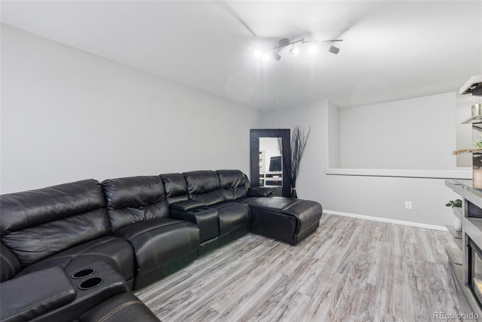 MLS Image #21 for 5567  netherland court,denver, Colorado
