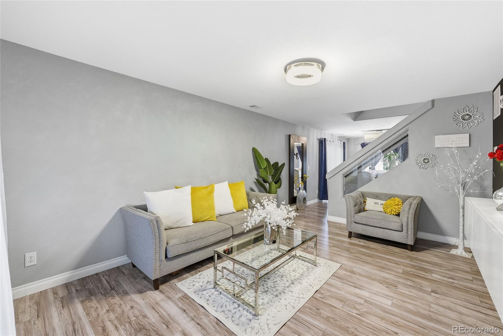 MLS Image #4 for 5567  netherland court,denver, Colorado