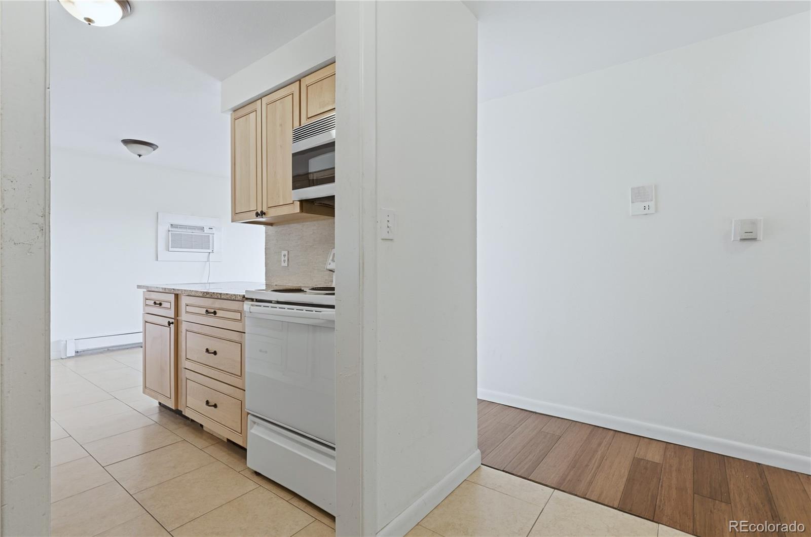 MLS Image #4 for 561  geneva street 305,aurora, Colorado