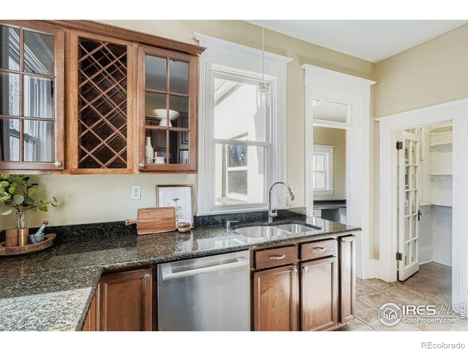 MLS Image #10 for 3001 n high street,denver, Colorado