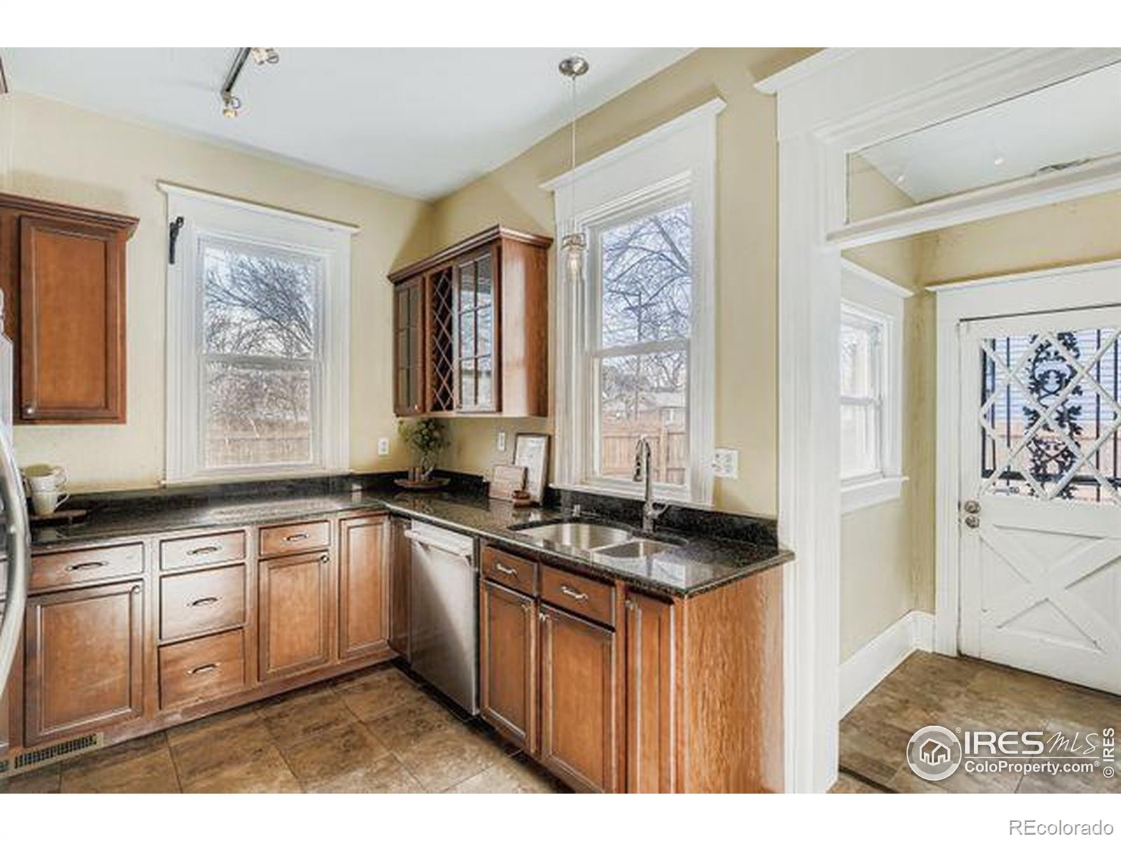 MLS Image #13 for 3001 n high street,denver, Colorado
