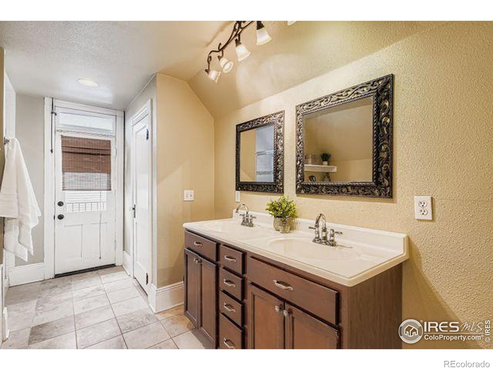MLS Image #18 for 3001 n high street,denver, Colorado