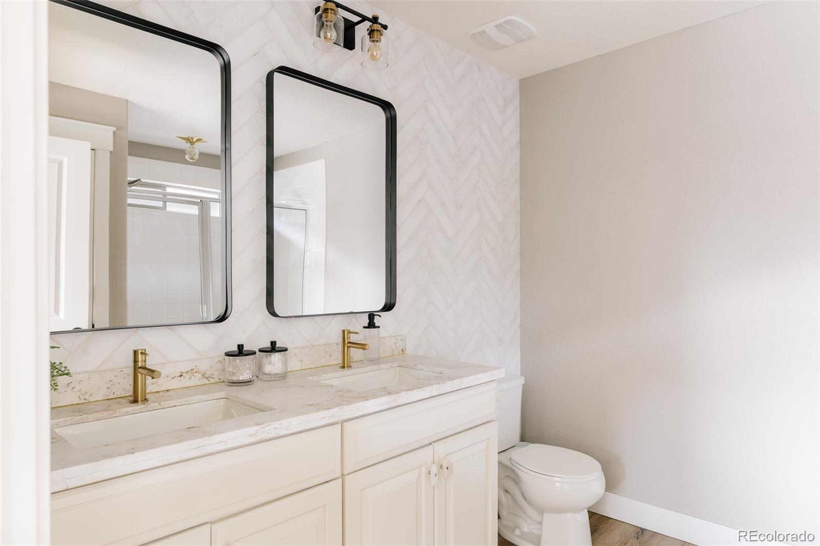 MLS Image #16 for 5851  boston court,denver, Colorado