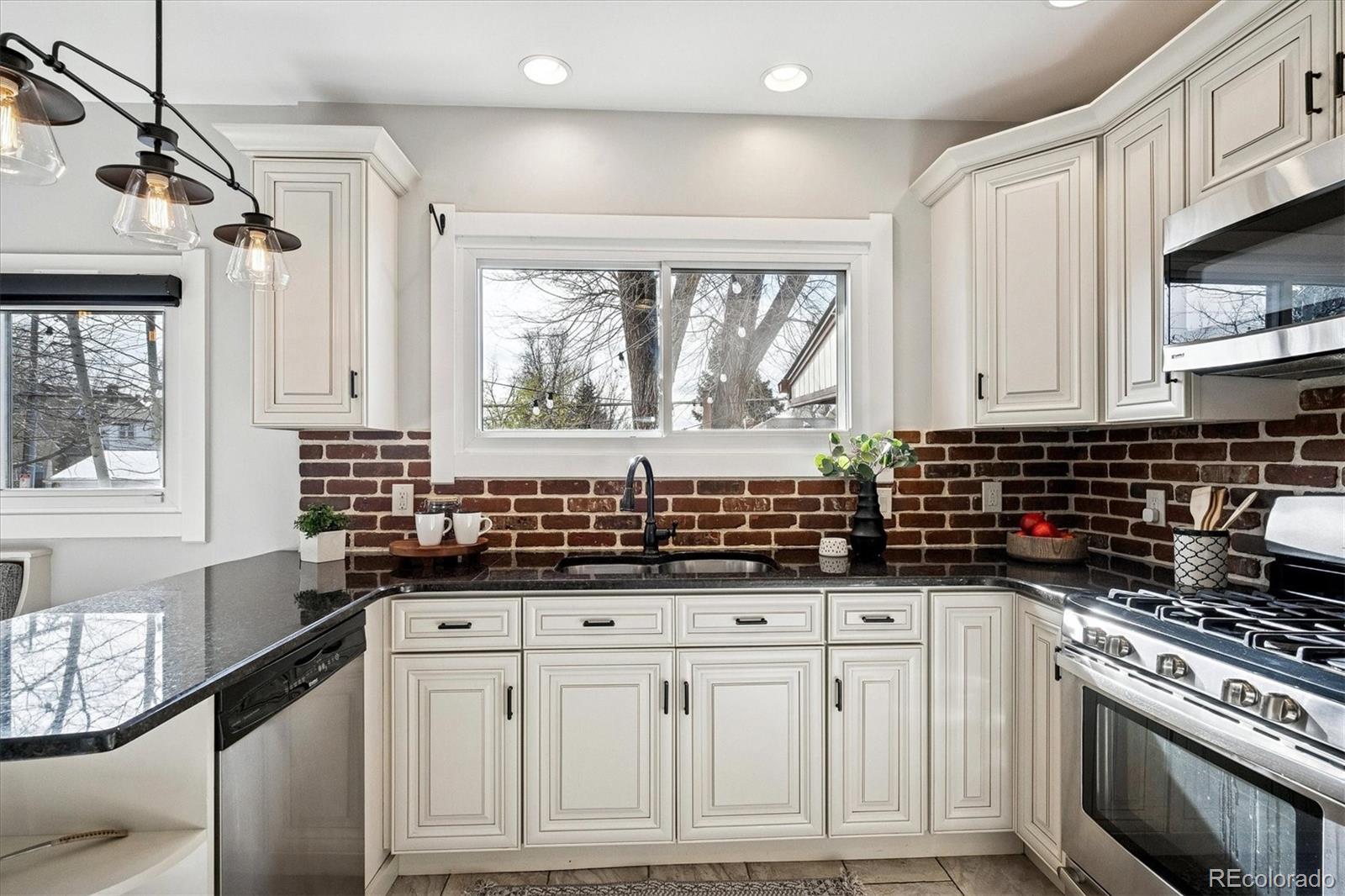 MLS Image #14 for 1600  ivanhoe street,denver, Colorado