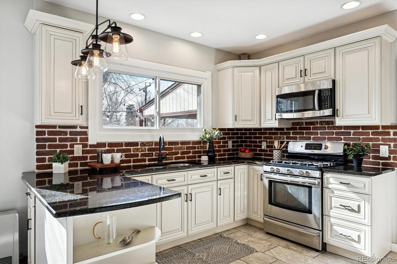 MLS Image #18 for 1600  ivanhoe street,denver, Colorado