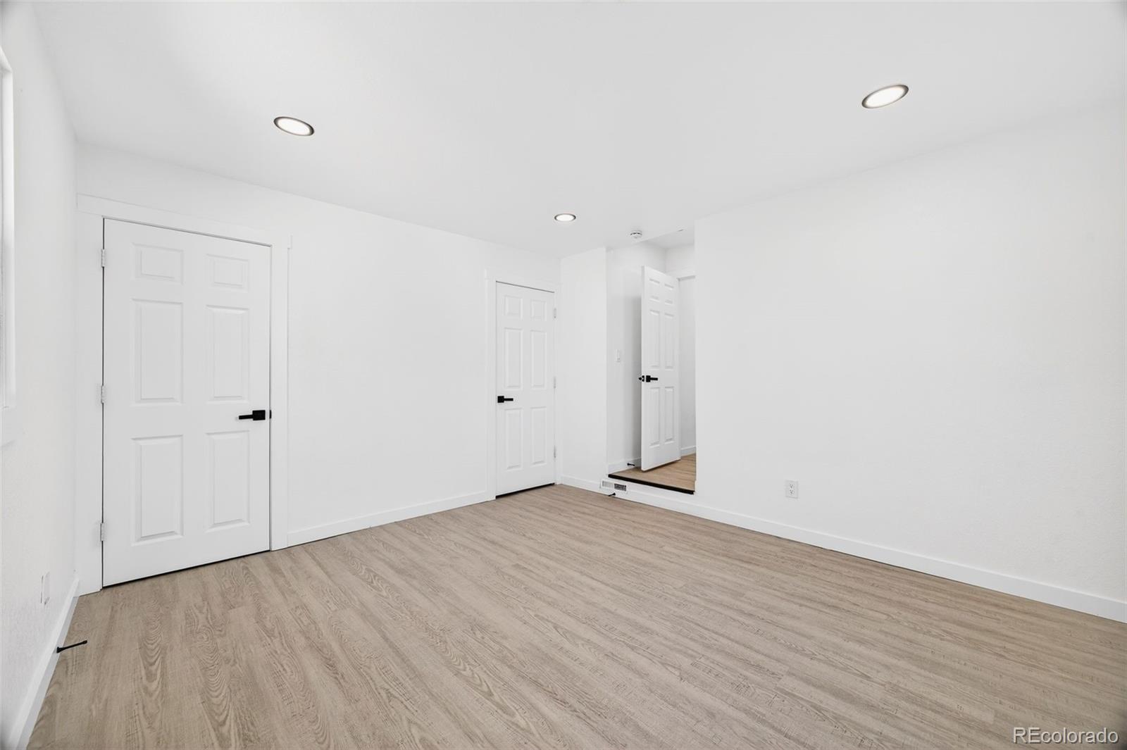 MLS Image #18 for 2600 s king street,denver, Colorado