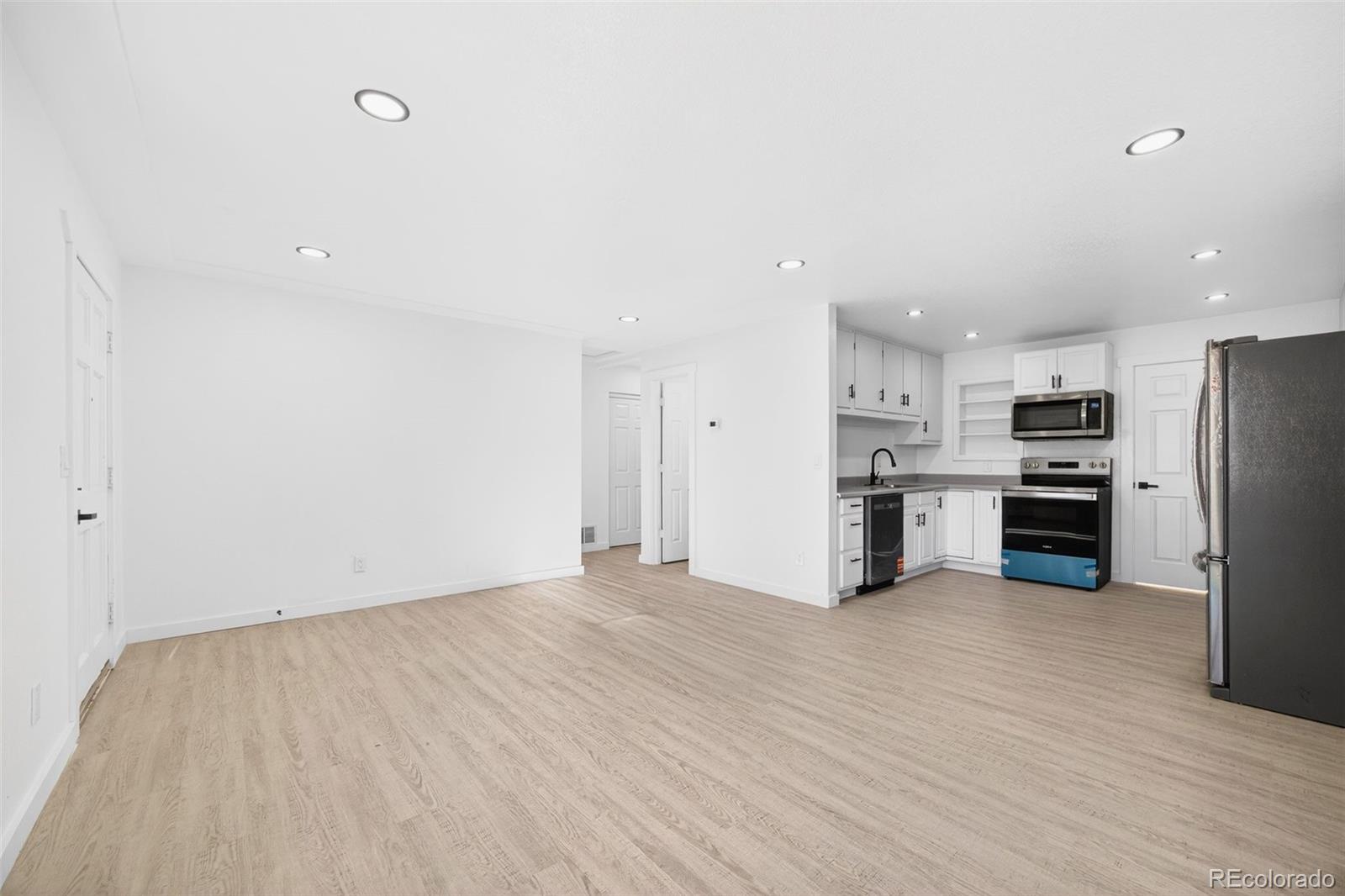 MLS Image #6 for 2600 s king street,denver, Colorado