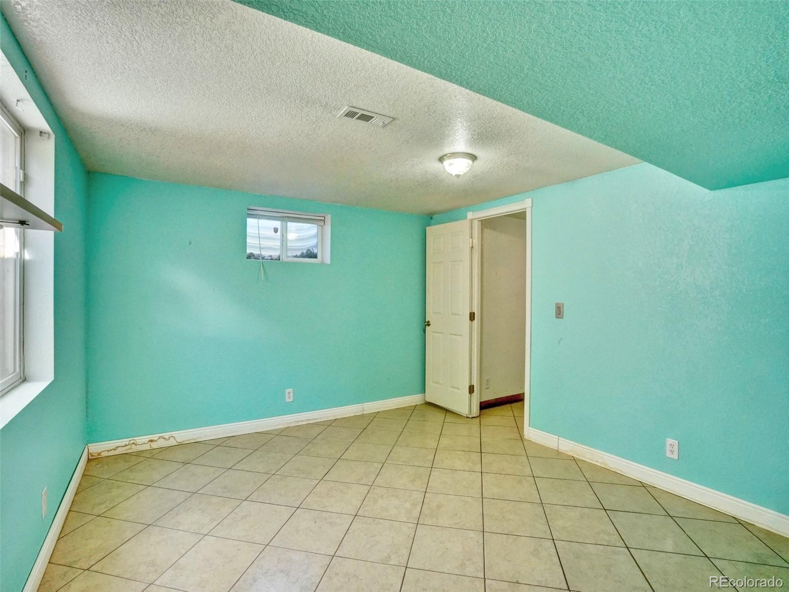 MLS Image #28 for 2420  cottonwood drive,denver, Colorado
