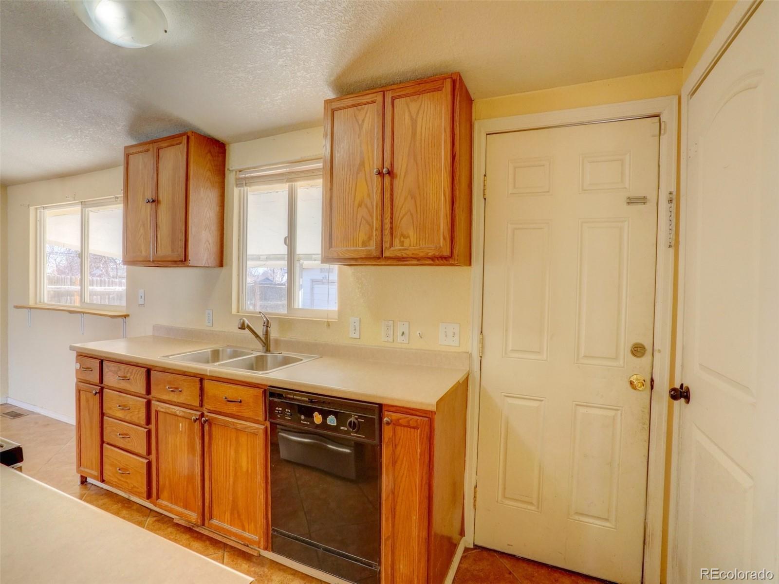 MLS Image #4 for 2420  cottonwood drive,denver, Colorado