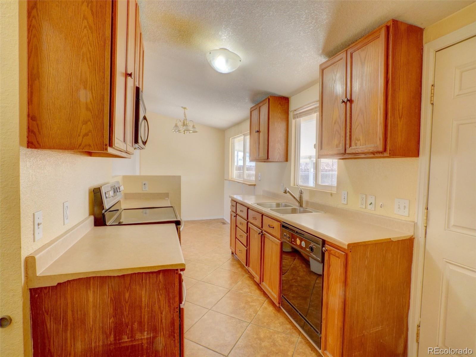 MLS Image #7 for 2420  cottonwood drive,denver, Colorado