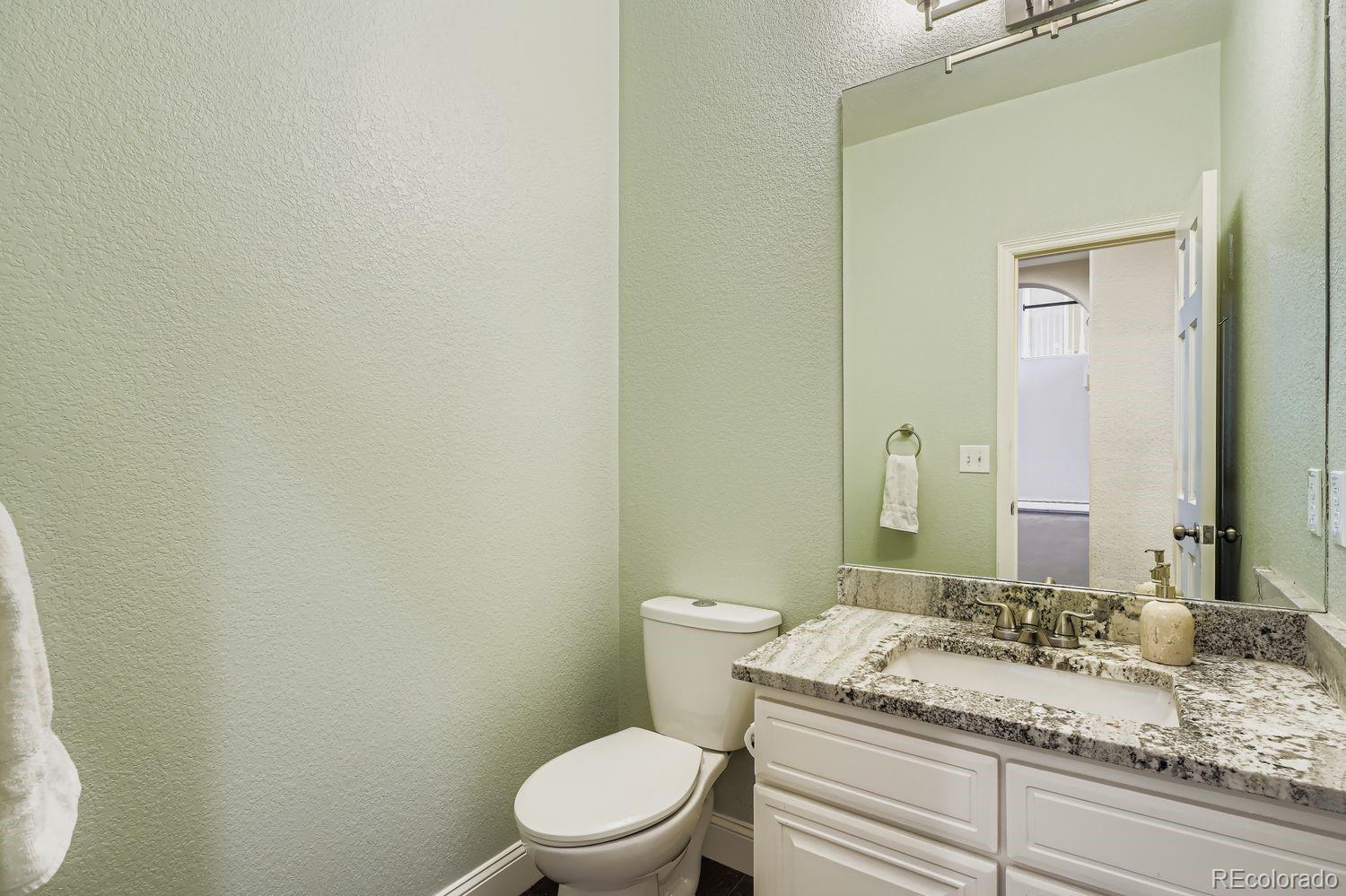 MLS Image #15 for 7832 w oxford circle,lakewood, Colorado