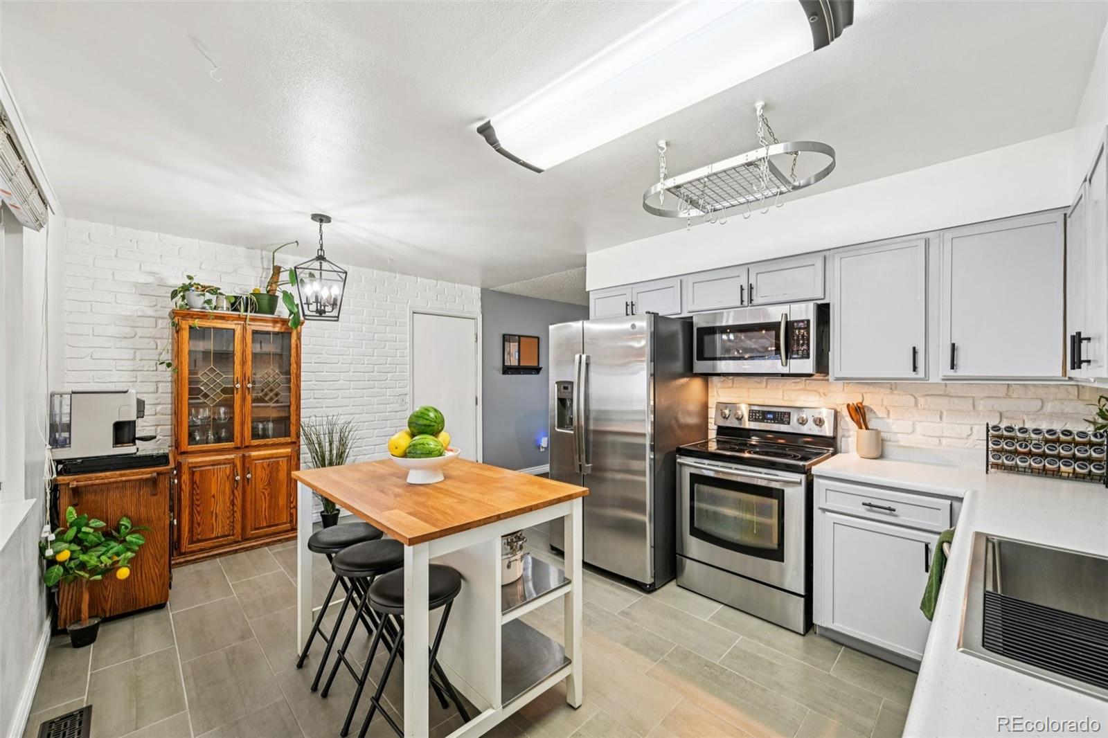 MLS Image #7 for 746 s nile way,aurora, Colorado