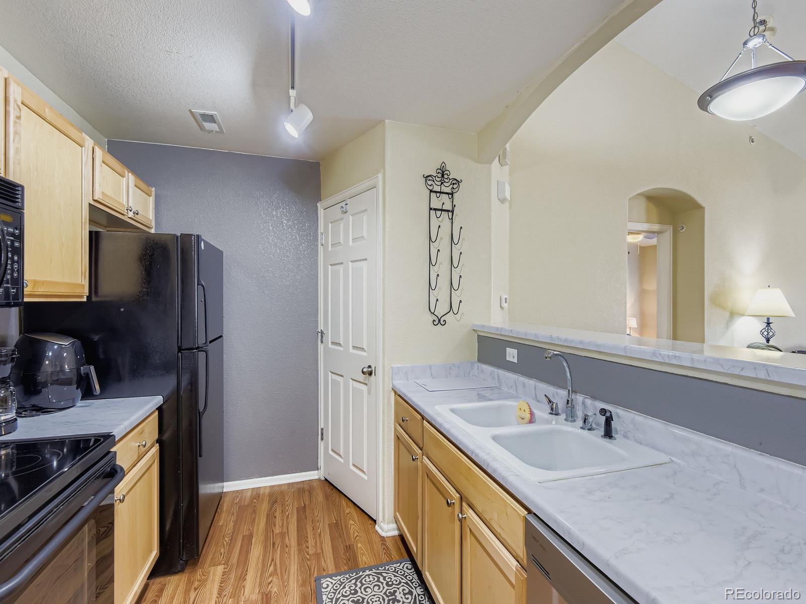 MLS Image #9 for 5255  memphis street 123,denver, Colorado