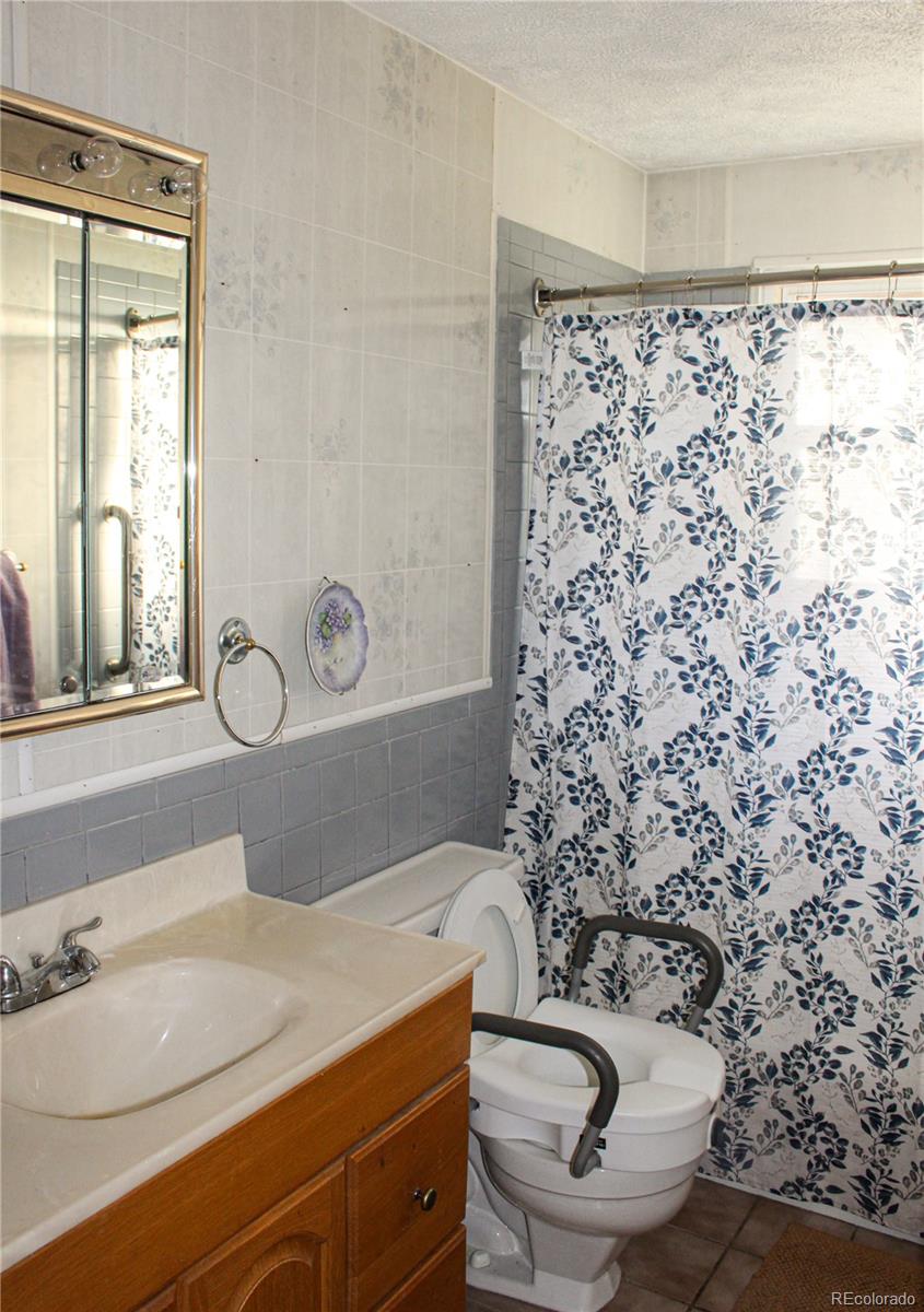 MLS Image #7 for 2612 s field court,lakewood, Colorado