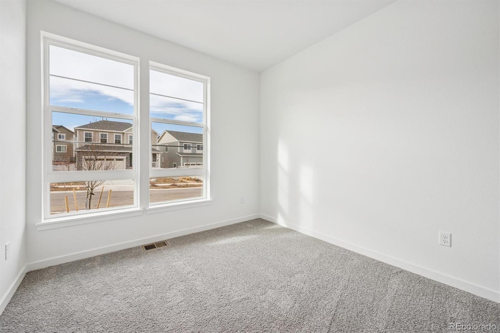MLS Image #1 for 476 s salida street,aurora, Colorado