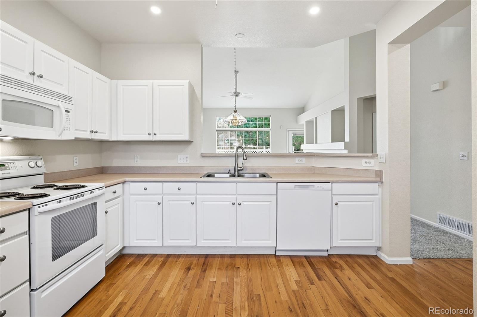 MLS Image #15 for 2526 s tucson circle ,aurora, Colorado