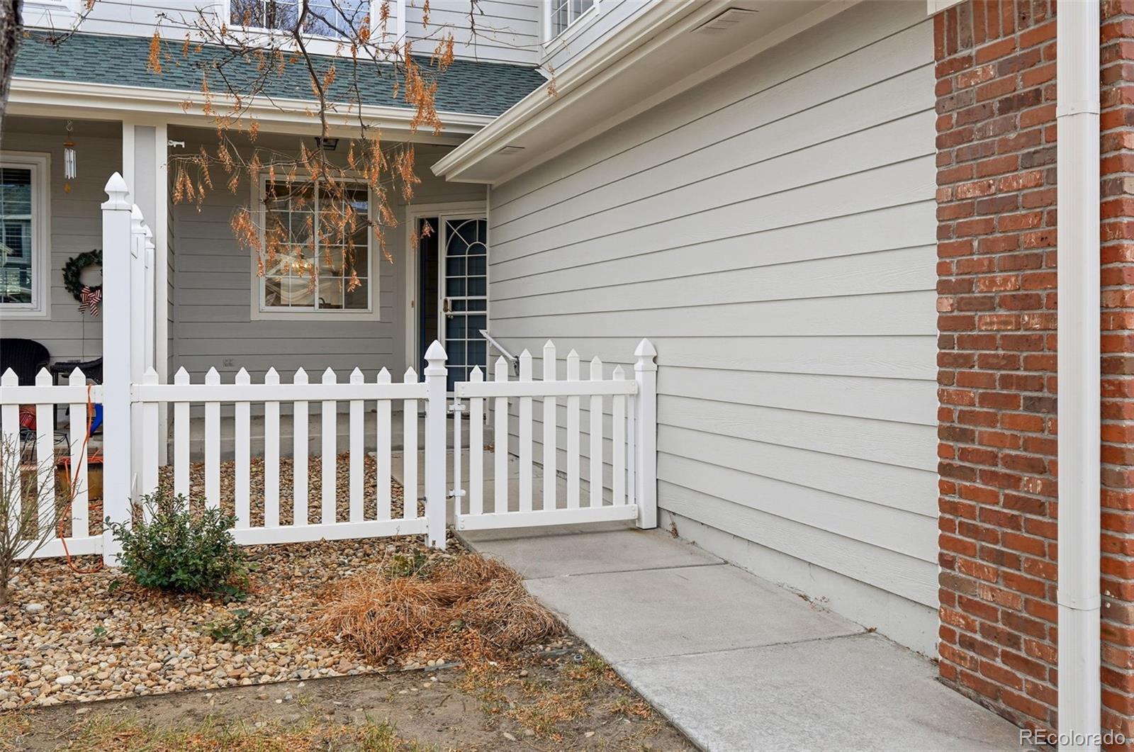 MLS Image #3 for 2526 s tucson circle ,aurora, Colorado
