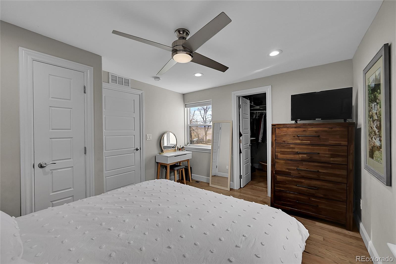 MLS Image #5 for 3390 s dale court,englewood, Colorado