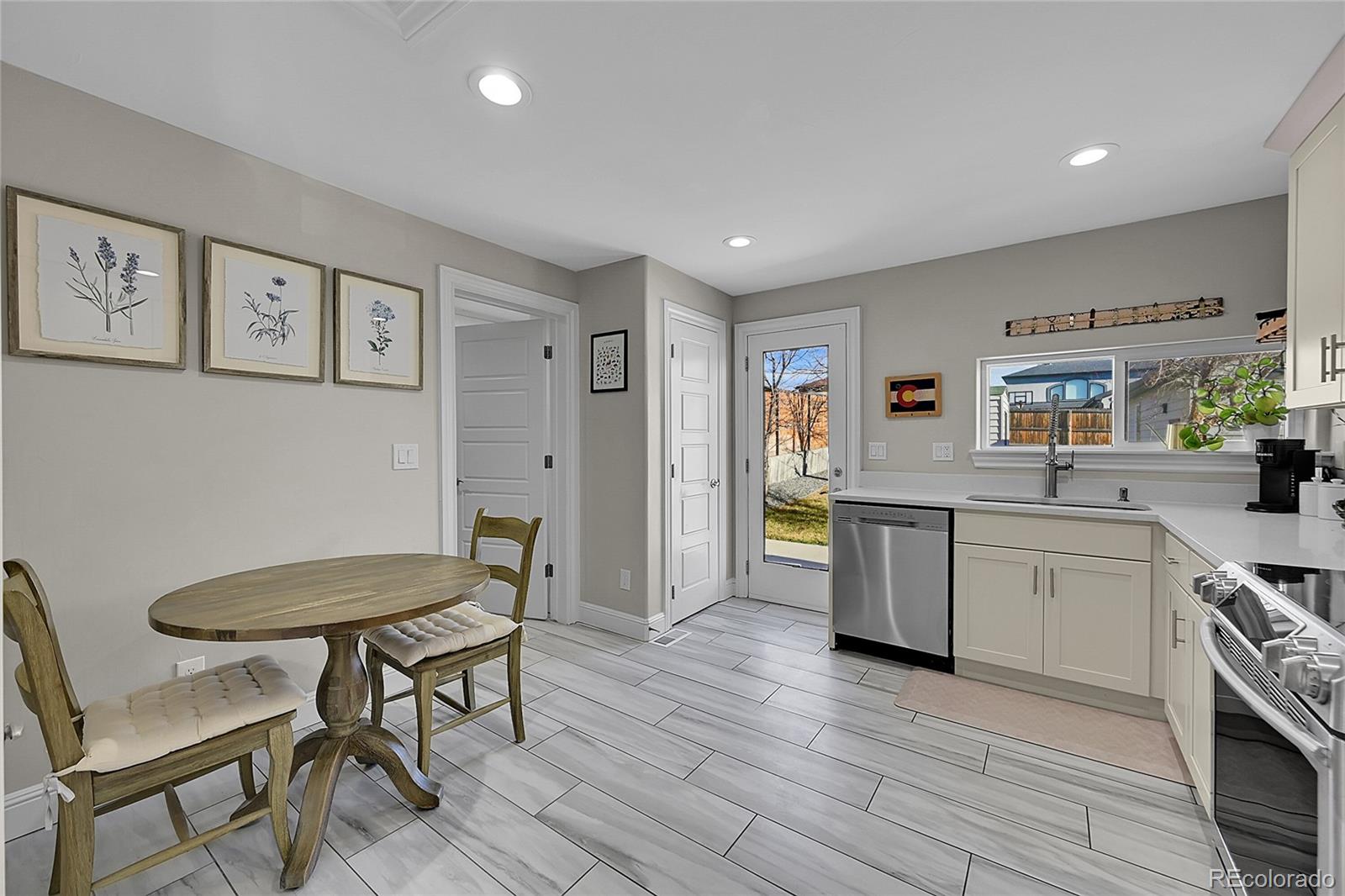 MLS Image #7 for 3390 s dale court,englewood, Colorado