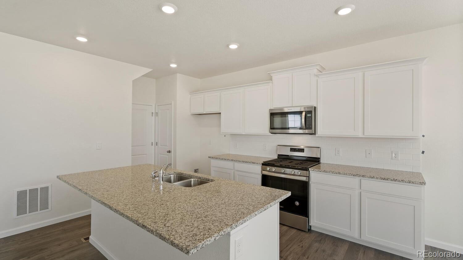 MLS Image #6 for 833  trumpet lane,windsor, Colorado