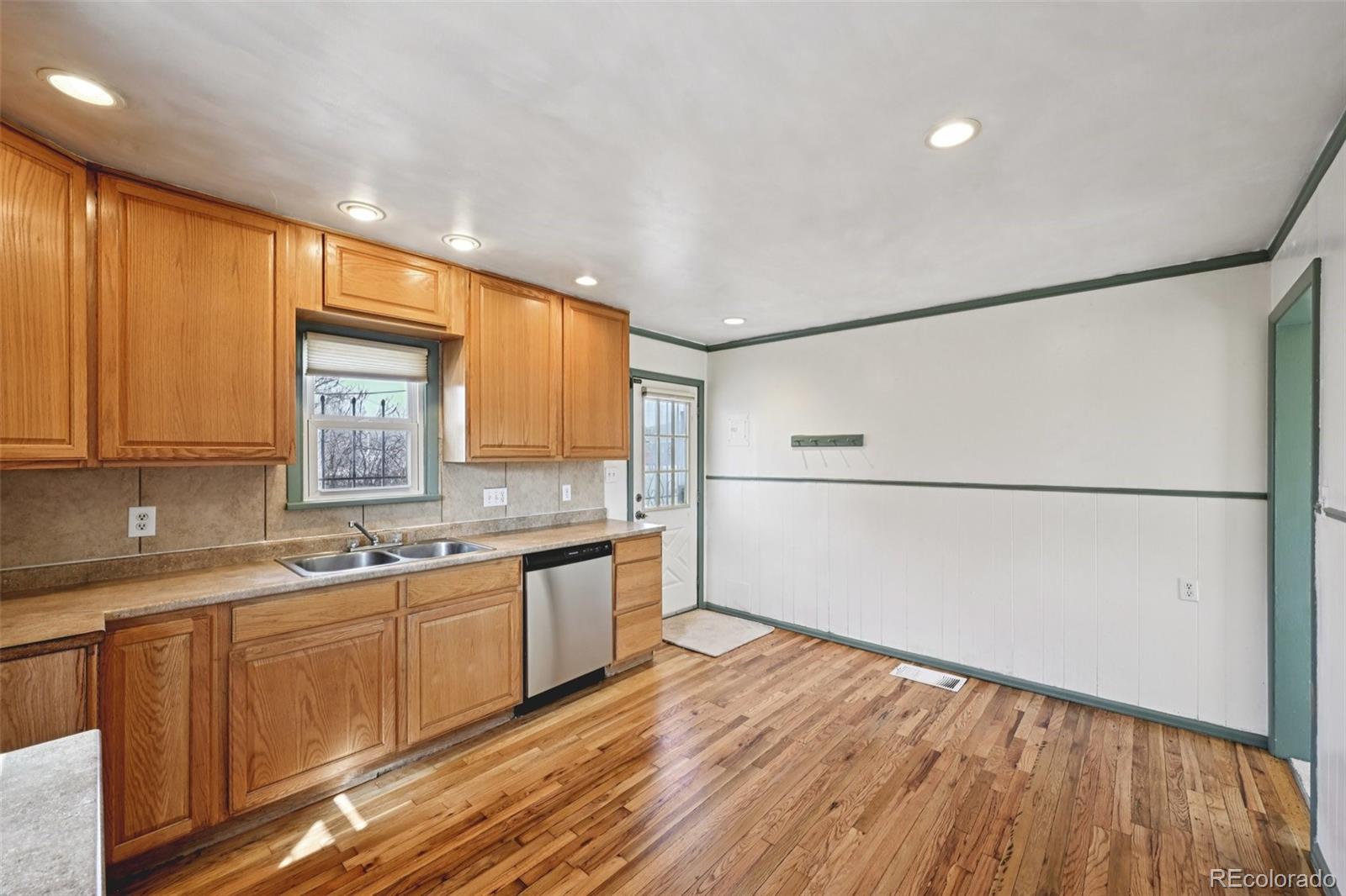 MLS Image #10 for 1105  russell street,golden, Colorado