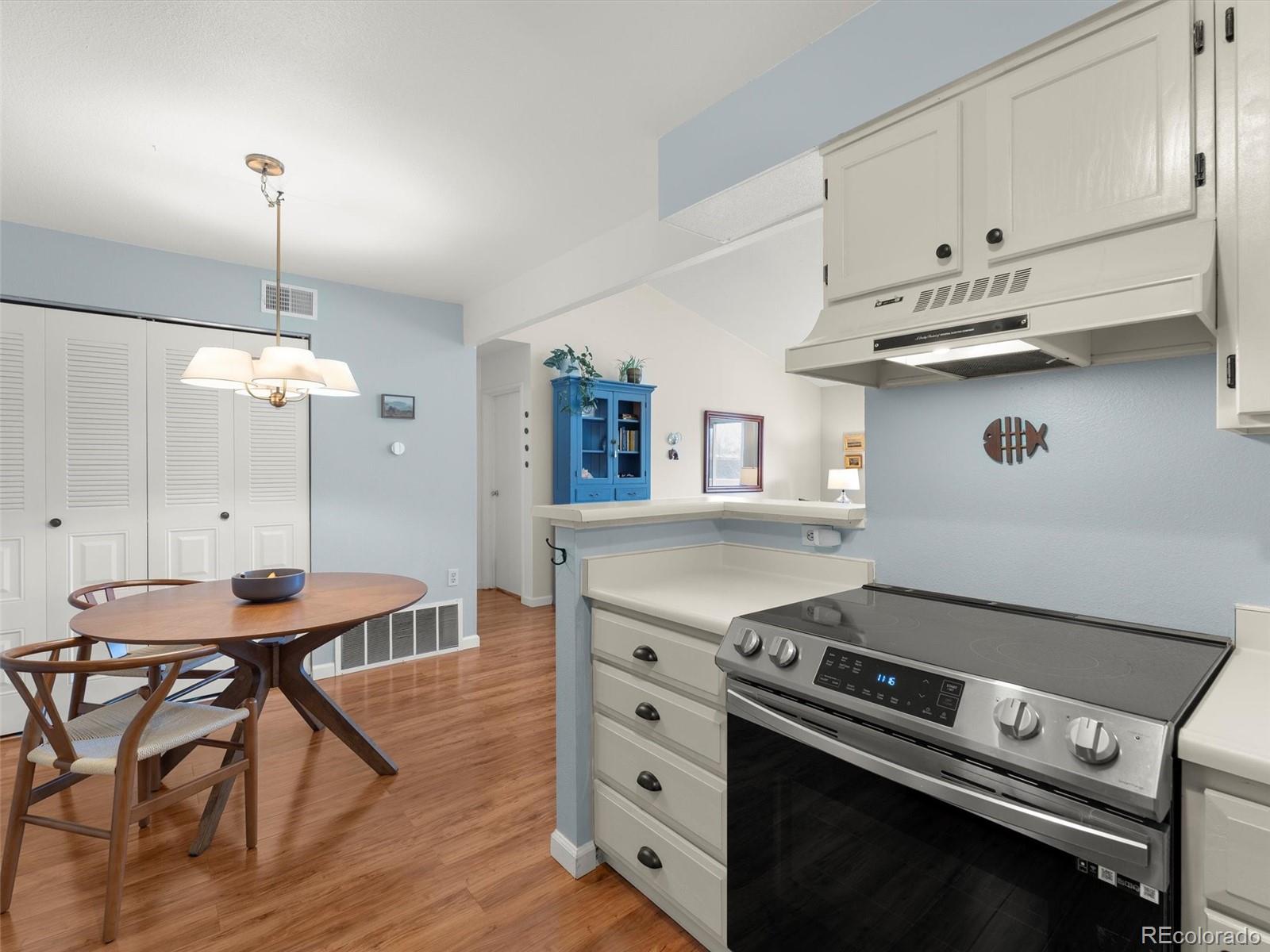 MLS Image #11 for 3320 s ammons street,lakewood, Colorado