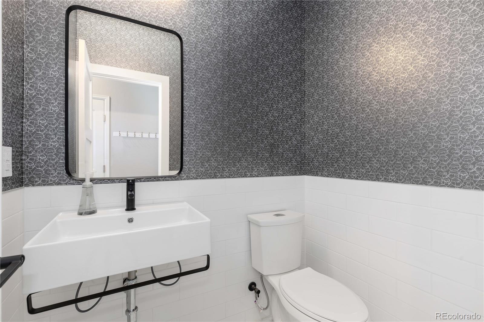 MLS Image #14 for 24311 e alamo drive,aurora, Colorado