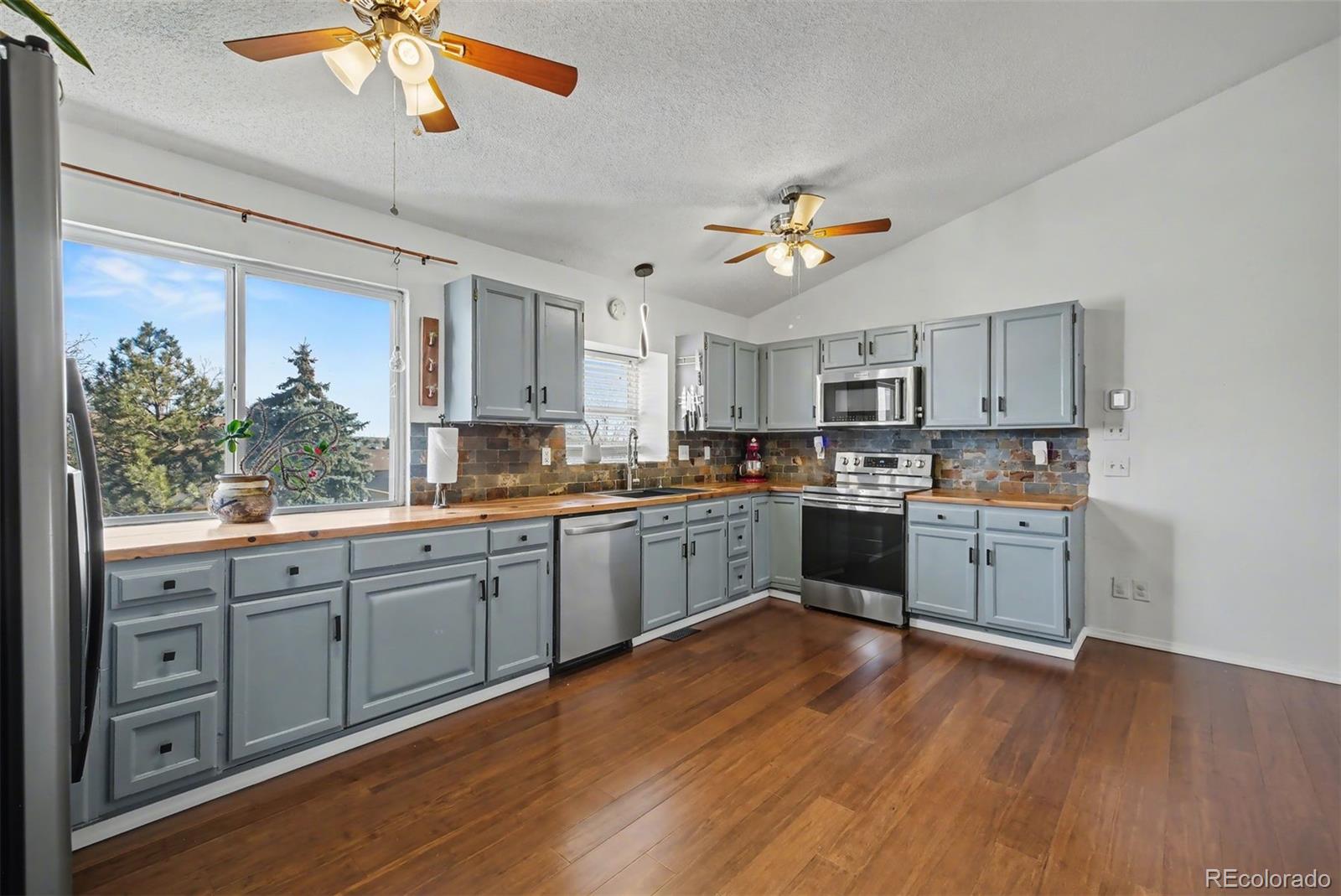 MLS Image #10 for 3925  glendale street,colorado springs, Colorado